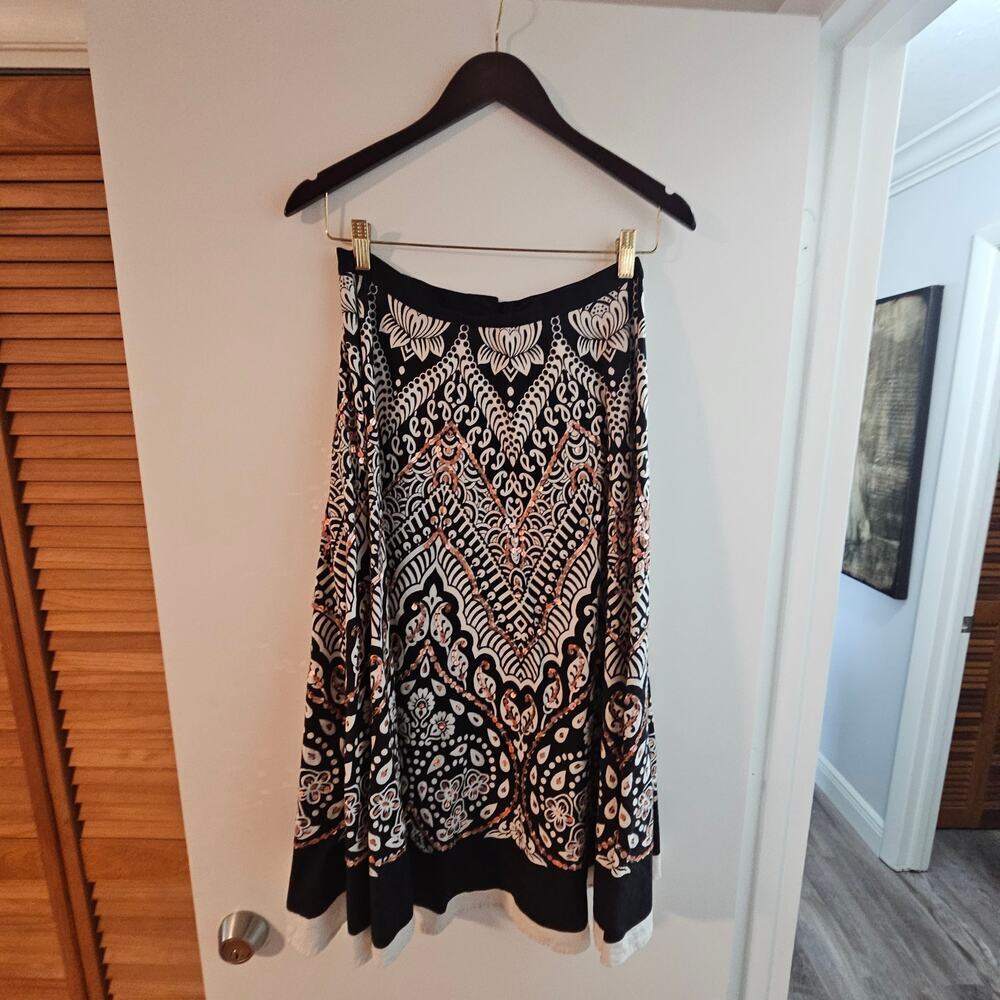 Women's Magic Flare Paterned Skirt Size Medium